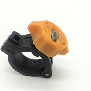 <span class=keywords><strong>Buse</strong></span> de pulvérisation <span class=keywords><strong>à</strong></span> clipser rapide <span class=keywords><strong>Lechler</strong></span> en plastique avec rotule réglable pour le lavage de tuyaux - Product Image 1