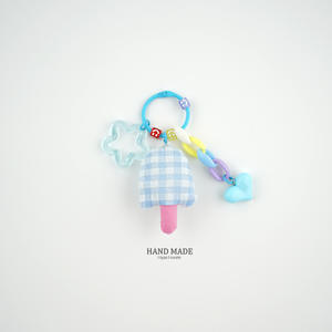 Nouveau porte-clés cœur à carreaux tridimensionnel mignon pour sac d'école - un excellent cadeau pour les meilleurs amis ou les couples - Product Image 5