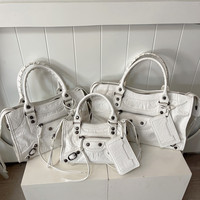 Sac à bandoulière en cuir véritable Paris Rivet, style motard, tendance Instagram, pour fashionistas, sac à main vintage haut de gamme de style français, avec fermeture éclair