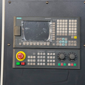Centre d'usinage vertical CNC VMC1580 Shandong BT50 haute performance pour taraudage, perçage et fraisage automatique simple - Product Image 4