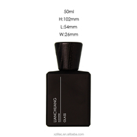 Fabricant chinois de flacons de parfum, flacon de parfum en verre noir de 50 ml avec couvercle en bois, flacon de parfum de 50 ml avec emballage OEM