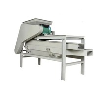 Machine à décortiquer les noix et les noyaux motorisée en acier inoxydable à haute productivité, en vente chaude, pour le traitement des noisettes, des amandes et des noyaux de palmier