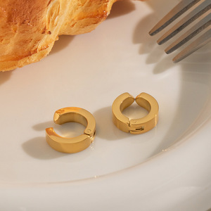 Pendientes Geométricos Redondos <span class=keywords><strong>de</strong></span> Acero Inoxidable con Baño <span class=keywords><strong>de</strong></span> Oro <span class=keywords><strong>de</strong></span> 18K, Diseño Minimalista y Único para Mujer, Elegantes, Modernos y <span class=keywords><strong>de</strong></span> Primera Calidad para Uso Diario - Product Image 4