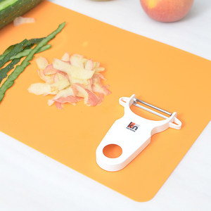 Éplucheur multifonctionnel en acier inoxydable Reigu pour pommes, pommes de terre, fruits et légumes, fabriqué au Japon - Product Image 3