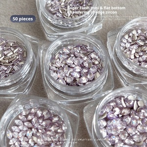 Venta al por mayor de fábrica: Zirconia morada de base plana para decoración de uñas, diamantes brillantes, mini decoración de uñas, cabujón en forma de lágrima para decoración de uñas. - Product Image 2
