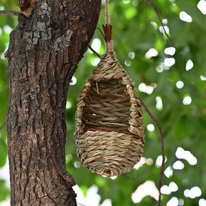 Nid d'oiseau en paille tissé à la main, forme irrégulière, ornement de jardin suspendu pour usage extérieur, taille moyenne - Product Image 1