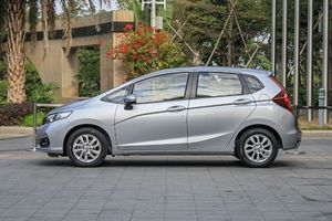 Auto Usado HONDA Fit FWD SUV 2018, Volante a la Izquierda, Gasolina, Listo para Exportar, Autos <span class=keywords><strong>de</strong></span> <span class=keywords><strong>Segunda</strong></span> <span class=keywords><strong>Mano</strong></span> - Product Image 2