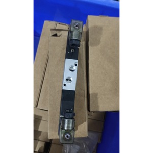 Vanne solénoïde pneumatique Wodtop Vkc130c06b à 3 positions et 5 voies, port 1/4 po, pression 0-10 bars, usage général - Product Image 4