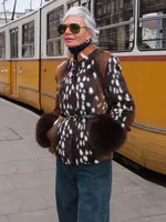 Manteau Slim Femme Vintage Maternité Imprimé Léopard avec Boutons, Col Montant, Manches Longues et Poignets en Fourrure – Collection Automne Hiver 2026 Style Urbain
