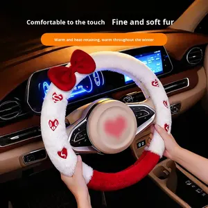 ที่หุ้มพวงมาลัยรถยนต์แบบ4ก้านลายสตรอเบอร์รี่ผูกโบว์ยางน่ารักใหม่เหมาะสำหรับฤดูหนาว - Product Image 3