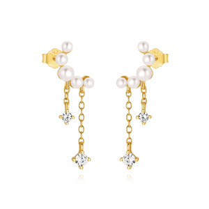Boucles d'oreilles en argent sterling S925 avec perle d'eau irrégulière en forme de fleur croissante pour usage quotidien - Product Image 1