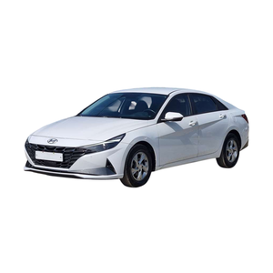 Nouvelle berline essence Avante CN7 2021 blanche, son virtuel, multi-roues, voiture orientée vers le futur - Product Image 1