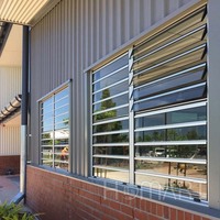 Ventana Moderna de Aluminio con Vidrio y Persianas Ajustables para Ventilación
