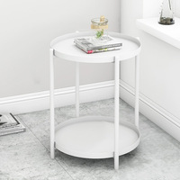 Mesa de Centro de Dos Niveles de Hierro Forjado Estilo Nórdico, con Espacio de Almacenamiento y Ruedas, Diseño Moderno Minimalista para Sala de Estar o Dormitorio