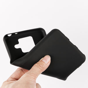 Coque de téléphone portable noire antichoc mate pour Sharp Aquos Sense wish 3 4 <span class=keywords><strong>R8</strong></span> R9 9 <span class=keywords><strong>Plus</strong></span> Silicone vente en gros coque arrière souple en TPU - Product Image 5