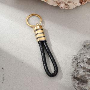 Porte-clés en cuir tressé pour homme avec gravure personnalisée - Pendentif DIY pour couple, accessoires de voiture - Product Image 3