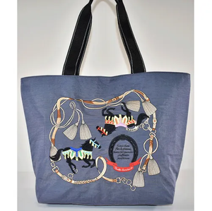Sac fourre-tout en nylon de grande capacité pour femmes, sac à bandoulière léger et imperméable avec design brodé de cheval et pompon - Product Image 1