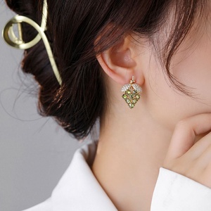 Boucles d'oreilles clous en or plaqué de luxe haut de gamme, taille princesse, zircon, design géométrique, tendance, élégantes, charmes pour femmes, cadeau - Product Image 3