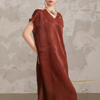 Nouvelle robe en brocart rouge de style chinois pour femmes, collection été 2026, nouvelle arrivée, parure de fête chinoise traditionnelle.