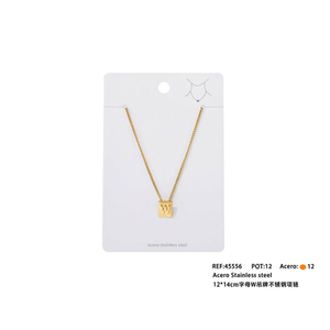 Collana con Ciondolo Lettera W Angelina, Placcata in Oro, Acciaio Inossidabile, Minimalista, Unisex, per Uso Quotidiano - Product Image 3