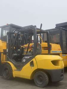 Montacargas Japonés Usado de Servicio Pesado TCM para MITSUBISHI FD30, 3 Toneladas, Motor Diésel, Construcción, Desplazamiento Lateral de Tres Etapas - Product Image 2