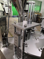 Fournisseur d'usine de capsules de café en plastique Auto, ligne de production de remplissage et de scellage nespresso