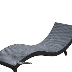 Chaise longue en rotin synthétique <span class=keywords><strong>pliable</strong></span> contemporaine personnalisée, résistante aux UV, résistante aux intempéries, moderne, pour <span class=keywords><strong>jardin</strong></span> extérieur - Product Image 4