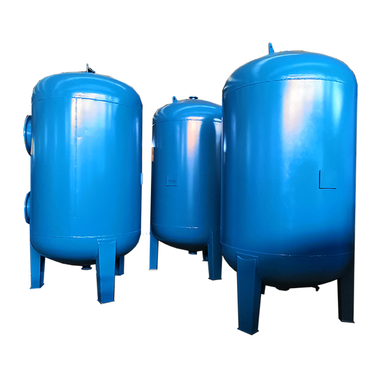 Фильтр из кварцевого песка и резервуар с фильтром из активированного угля