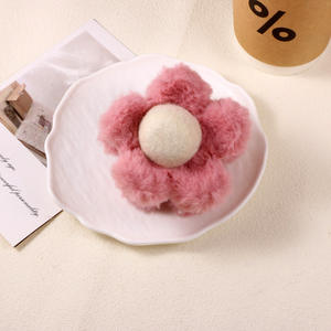 Nouvelle pince à cheveux en peluche fleurie 8cm, accessoire de mode mignon pour femmes, automne-hiver - Product Image 4