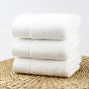 होटल स्नान तौलिए थोक कस्टम सफेद तौलिये स्नान 100otton 70x140 कपास स्नान तौलिया के साथ कढ़ाई