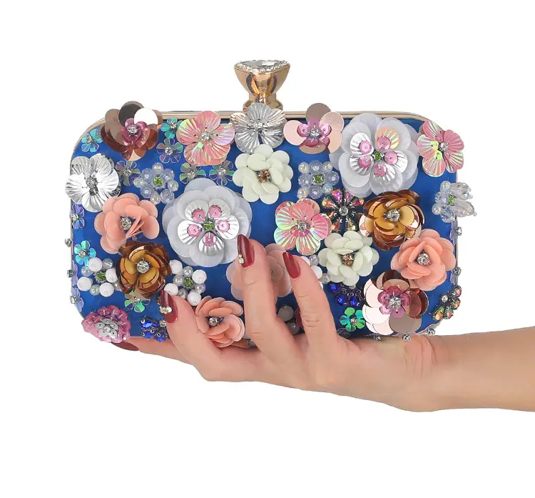 थोक नई लक्जरी महिला पर्स डायमंड स्फटिक चेन फूल शाम वेडिंग क्लच बैग पार्टी हैंड बैग