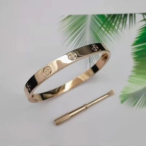 Elegant 18K Gold Plated Stainless Steel Screwdriver Bracelet for <b>Men</b> Rustproof Waterproof Jewelry for Women Fashionable <b>Bangles</b> - Product Image 3