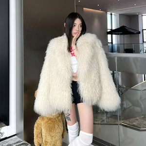 Nouvelle mode <span class=keywords><strong>veste</strong></span> en fourrure de Mongolie entière avec grand col pour femmes <span class=keywords><strong>grande</strong></span> <span class=keywords><strong>taille</strong></span> manteau en fourrure de laine d'agneau véritable manteau de fourrure moelleux d'hiver - Product Image 3