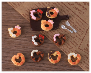 Maison de poupée donut personnage gâteau décoration résine kawaii charme pour ongles cheveux arc <span class=keywords><strong>centre</strong></span> chaussure cabochon fleur flatback figurines alimentaires - Product Image 3