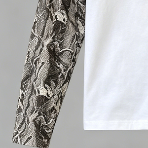 T-shirt Personalizzata da Uomo, Design Mimetico in Cotone Oversize, Effetto Lavaggio Acido, Stile Streetwear con Patchwork, Manica Lunga - Product Image 3