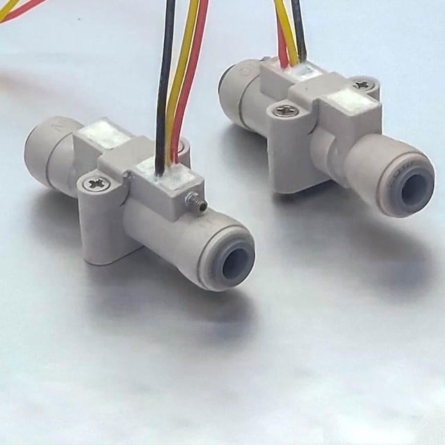 Magnetic Water Flow Switch  Loading Flow Sensor Switch PE Pipe With Quick Connector