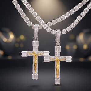 Collar con Colgante de Cruz de Moissanita Chapado en Oro de KIVORA, Plata S925, Corte Brillante Redondo, Joyería Cristiana, Regalo - Product Image 1