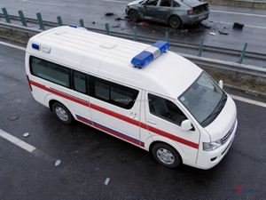 Ambulans ICU Mobile dengan Peralatan Pemantauan Pasien Canggih untuk Transportasi Perawatan Kritis - Product Image 3