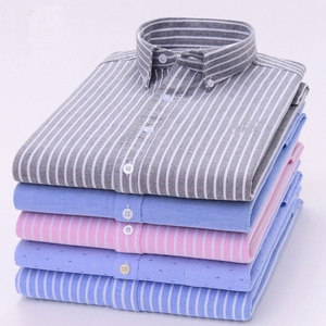 リサイクル生地使用の伸縮性のあるソフトな長袖メンズシャツ、スリムフィットのトップドレスシャツ - Product Image 2