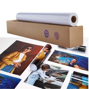 กระดาษสังเคราะห์ PP แบบม้วนสำหรับพิมพ์ภาพโปสเตอร์ เคลือบด้าน พิมพ์ด้วยหมึก Dye ได้ ติดด้วยกาวในตัว ขายส่ง - Product Image 1