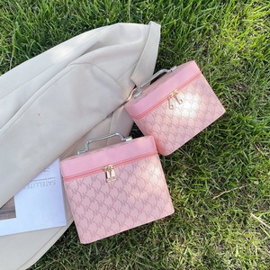 For Boshiho Custom Fashionable Soft PU Leather Corduroy Material High Quality Open Closure Cosmetic <b>Makeup</b> <b>Box</b> - Product Image 4