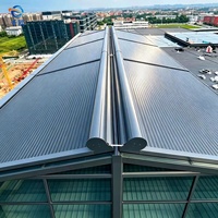 Store banne motorisé moderne sur mesure en aluminium avec isolation thermique en mousse de polyuréthane pour applications extérieures de cours d'hôtels