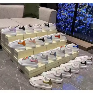 รองเท้าวิ่งลำลอง Mcqueenes ของแท้ ดีไซน์หรูหรา ขายส่ง สำหรับผู้หญิงและผู้ชาย สวมใส่สบาย ระบายอากาศได้ดี น้ำหนักเบา เหมาะสำหรับใส่ทุกวัน - Product Image 4