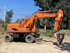 Excavatrice sur pneus Doosan DH150W-7 d'occasion populaire pour l'exportation, 15 tonnes, équipement hydraulique moteur et pompe, puissance 96 kW, capacité de la benne 0,75 m³ - Product Image 1