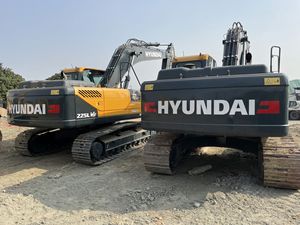 Excavadora Hidráulica Usada Hyundai R225LVS 2024, Excavadora Hyundai 225LVS de 22 Toneladas, Pocas Horas de Uso, Alta Calidad - Product Image 3