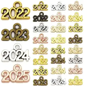 100 pièces/sac année chevalière pendentif alliage année lettre breloques pour la fabrication de bijoux bricolage artisanat collier Bracelet boucles d'oreilles porte-clés