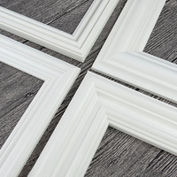 Fabricant de moulures décoratives en bois, moulures murales personnalisées avec apprêt blanc, adaptées aux projets de construction d'hôtels et de villas