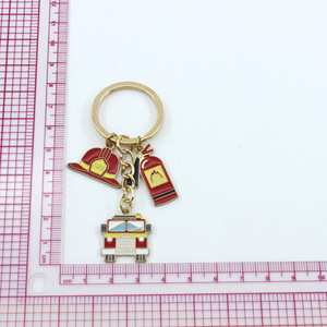 Lot de porte-clés à thème <span class=keywords><strong>pompier</strong></span> : <span class=keywords><strong>camion</strong></span> de pompiers, hydrant, combinaison de <span class=keywords><strong>pompier</strong></span>, extincteur – Promotion sécurité incendie - Product Image 6