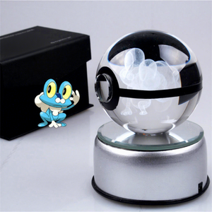 YL-B047ขายส่งร้อนขาย50-80มิลลิเมตร3D แกะสลักเลเซอร์คริสตัล Pokeball <span class=keywords><strong>Froakie</strong></span> บอลที่มีไฟ LED สำหรับเด็กของขวัญ - Product Image 1