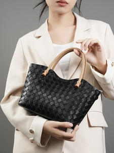 Bolso de Mano de Cuero Vacuno Genuino Más Vendido para Mujer, Estilo Vintage Tejido para Todas las Temporadas - Bolso de Cuero Puro para Damas - Product Image 4